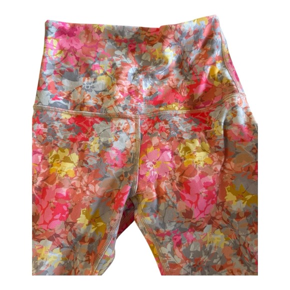 Lululemon Pink Floral Leggings Size 2 - Picture 4 of 4
